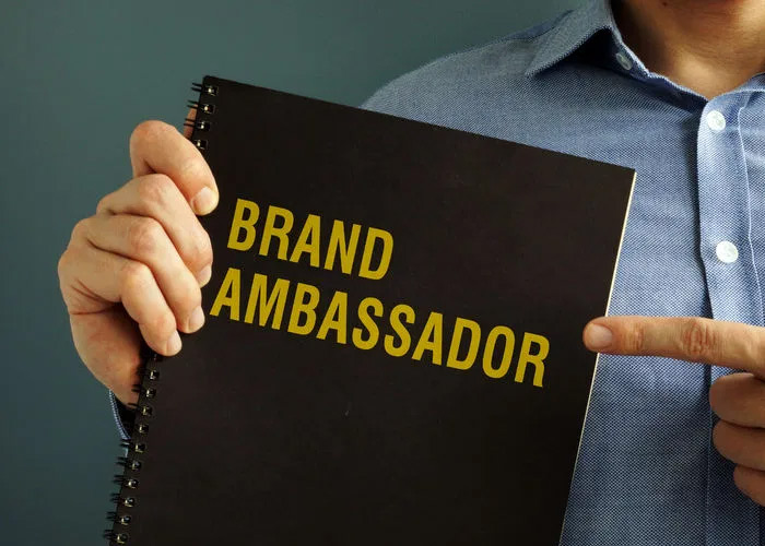 Online vs. in-person brand ambassadors