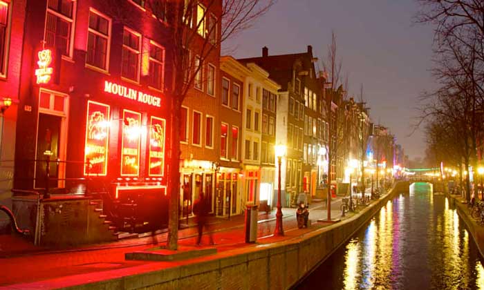 Amsterdam stops the sale of cannabis and the Red light district