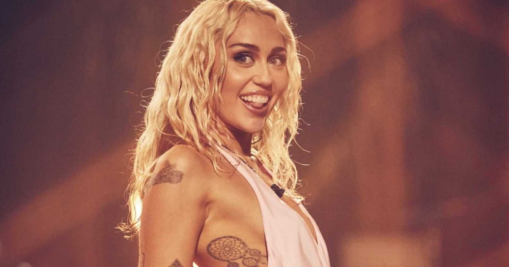 miley-cyrus-river-gays-