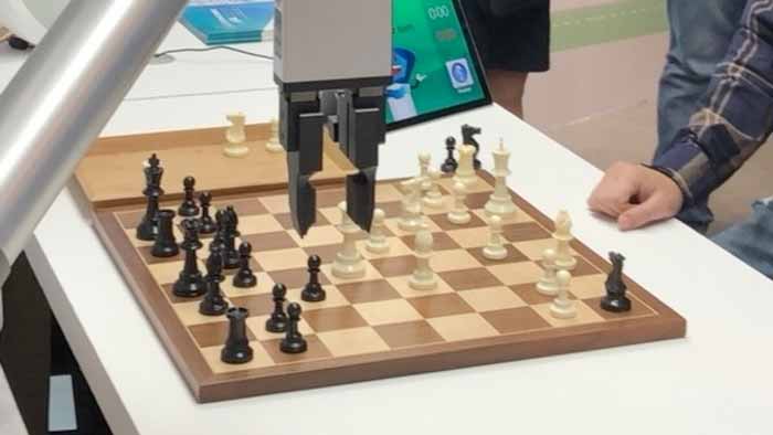 Chess-playing robot grabs and breaks finger