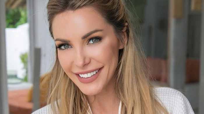 What’s happened to all naked photos of Crystal Hefner? Are they gone?