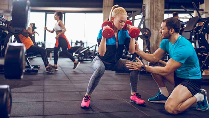How do you become a personal fitness trainer online?